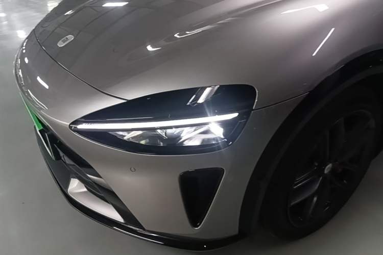 Used Xiaomi Auto YU7 2025 Ultra-Long Range High-Performance All-Wheel-Drive Max Edition Left Front Headlight