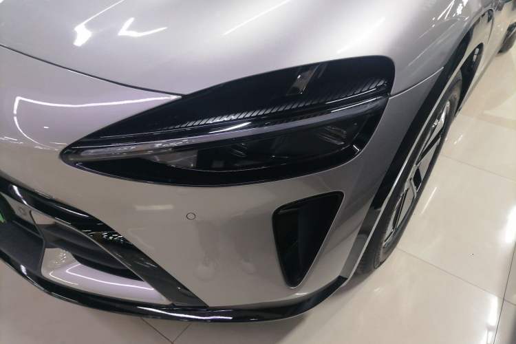 Used Xiaomi Auto YU7 2025 Ultra-Long Range High-Performance All-Wheel-Drive Max Edition Left Front Headlight