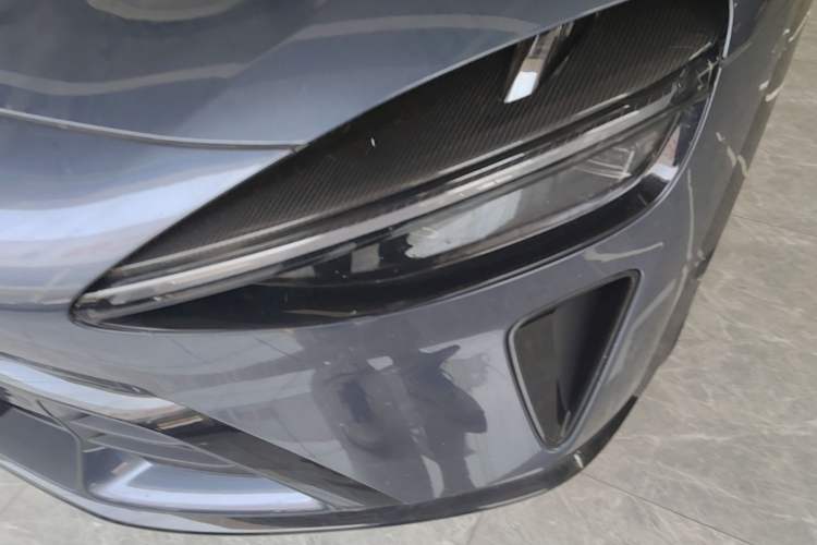 Used Xiaomi Auto YU7 2025 Ultra-Long Range High-Performance All-Wheel-Drive Max Edition Left Front Headlight