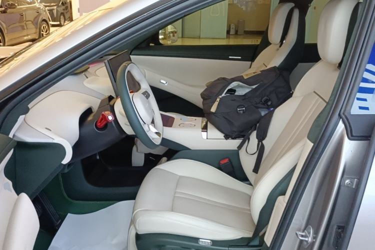Used Xiaomi Auto YU7 2025 Ultra-Long Range High-Performance All-Wheel-Drive Max Edition Left Front Seat