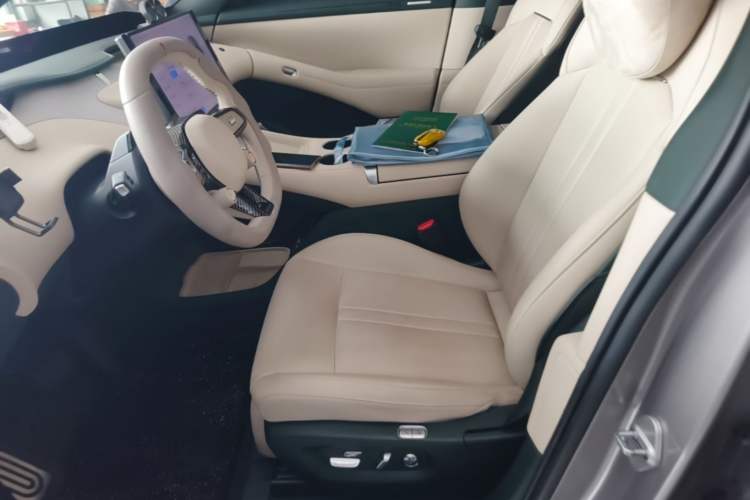 Used Xiaomi Auto YU7 2025 Ultra-Long Range All-Wheel Drive Pro Version Left Front Seat