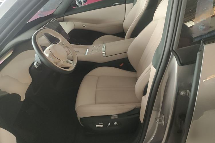 Used Xiaomi Auto YU7 2025 Ultra-Long Range High-Performance All-Wheel-Drive Max Edition Left Front Seat