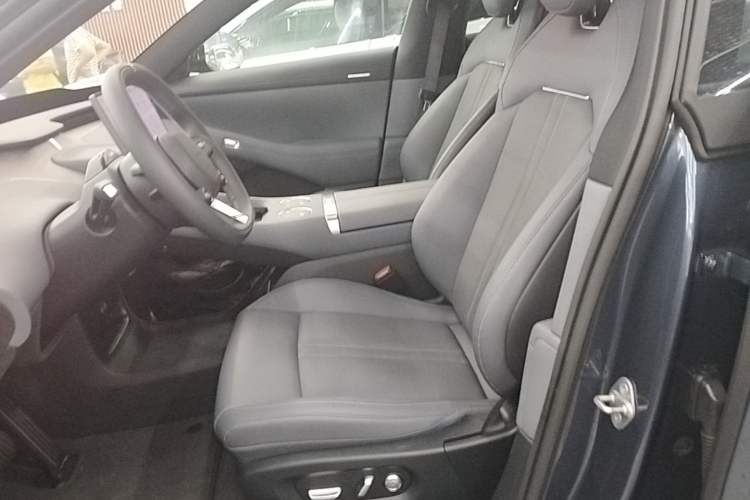 Used Xiaomi Auto YU7 2025 Ultra-Long Range Rear-Wheel Drive Version Left Front Seat