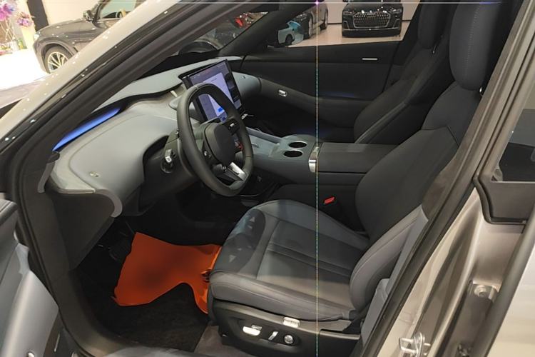 Used Xiaomi Auto YU7 2025 Ultra-Long Range High-Performance All-Wheel-Drive Max Edition Left Front Seat