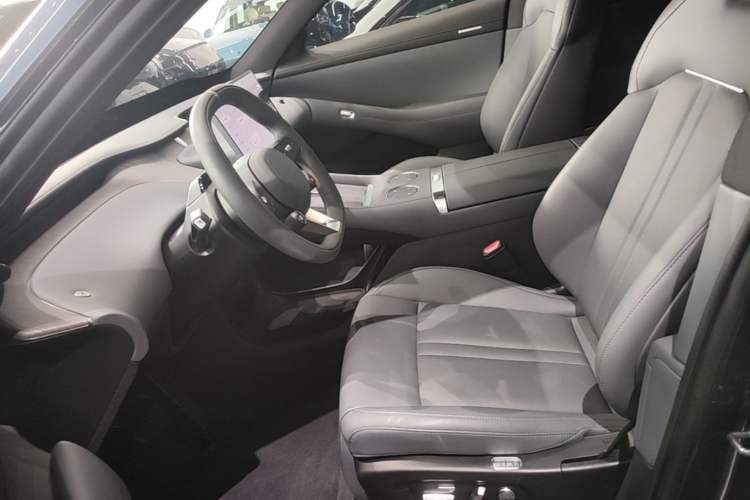 Used Xiaomi Auto YU7 2025 Ultra-Long Range Rear-Wheel Drive Version Left Front Seat