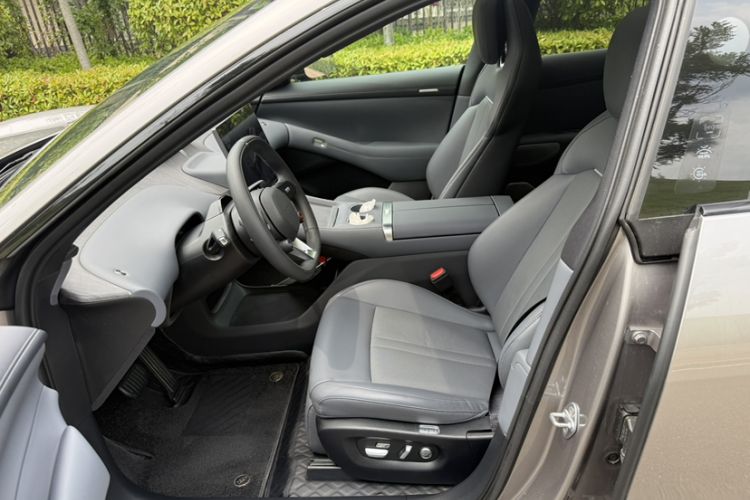 Used Xiaomi Auto YU7 2025 Ultra-Long Range Rear-Wheel Drive Version Left Front Seat