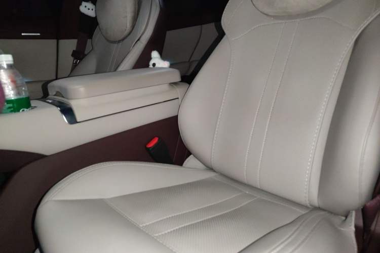 Used Xiaomi Auto YU7 2025 Ultra-Long Range High-Performance All-Wheel-Drive Max Edition Left Front Seat