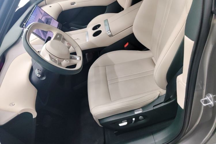 Used Xiaomi Auto YU7 2025 Ultra-Long Range Rear-Wheel Drive Version Left Front Seat