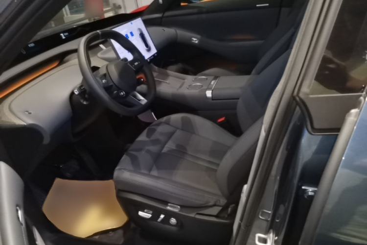 Used Xiaomi Auto YU7 2025 Ultra-Long Range High-Performance All-Wheel-Drive Max Edition Left Front Seat