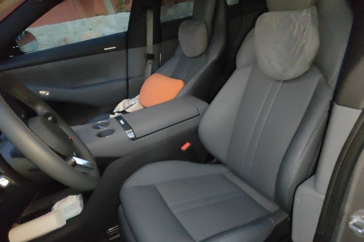 Used Xiaomi Auto YU7 2025 Ultra-Long Range Rear-Wheel Drive Version Left Front Seat