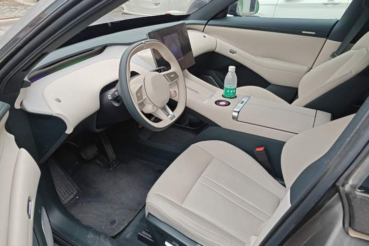 Used Xiaomi Auto YU7 2025 Ultra-Long Range Rear-Wheel Drive Version Left Front Seat