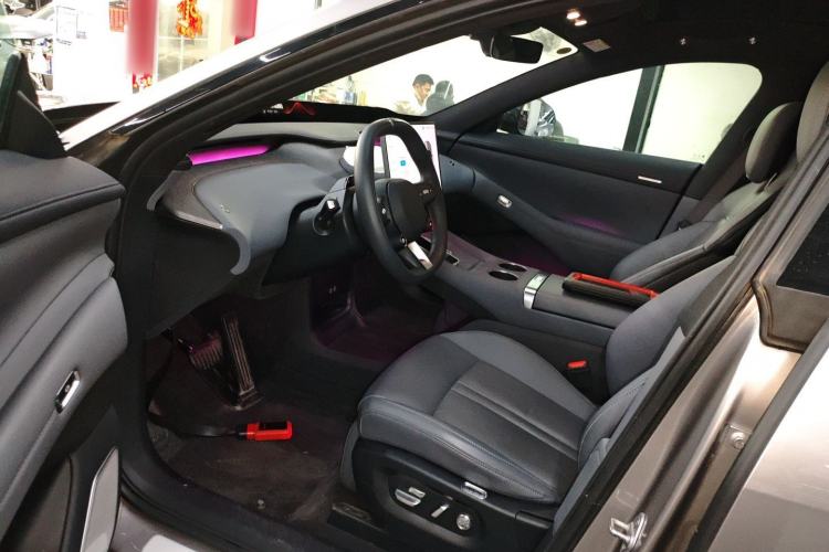 Used Xiaomi Auto YU7 2025 Ultra-Long Range Rear-Wheel Drive Version Left Front Seat
