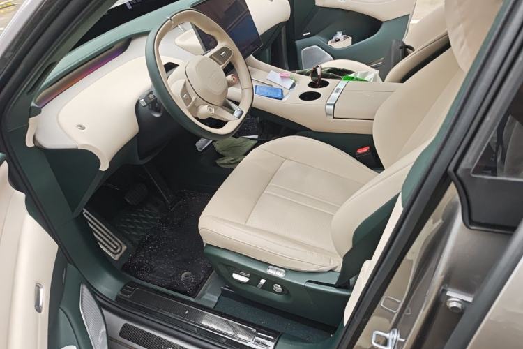 Used Xiaomi Auto YU7 2025 Ultra-Long Range High-Performance All-Wheel-Drive Max Edition Left Front Seat