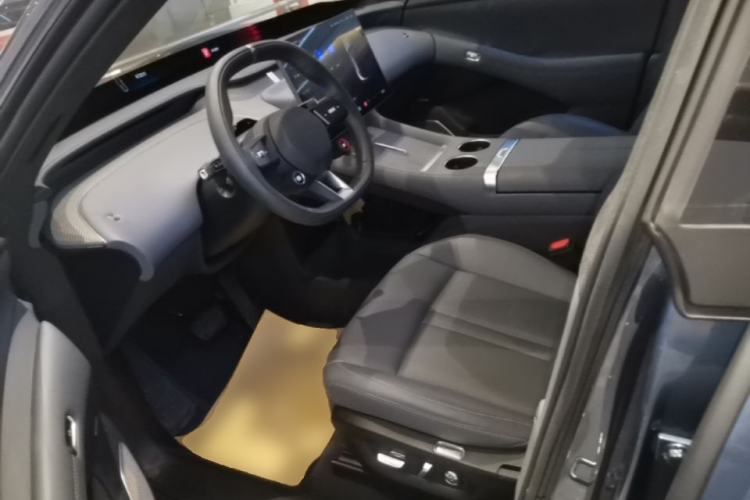 Used Xiaomi Auto YU7 2025 Ultra-Long Range High-Performance All-Wheel-Drive Max Edition Left Front Seat