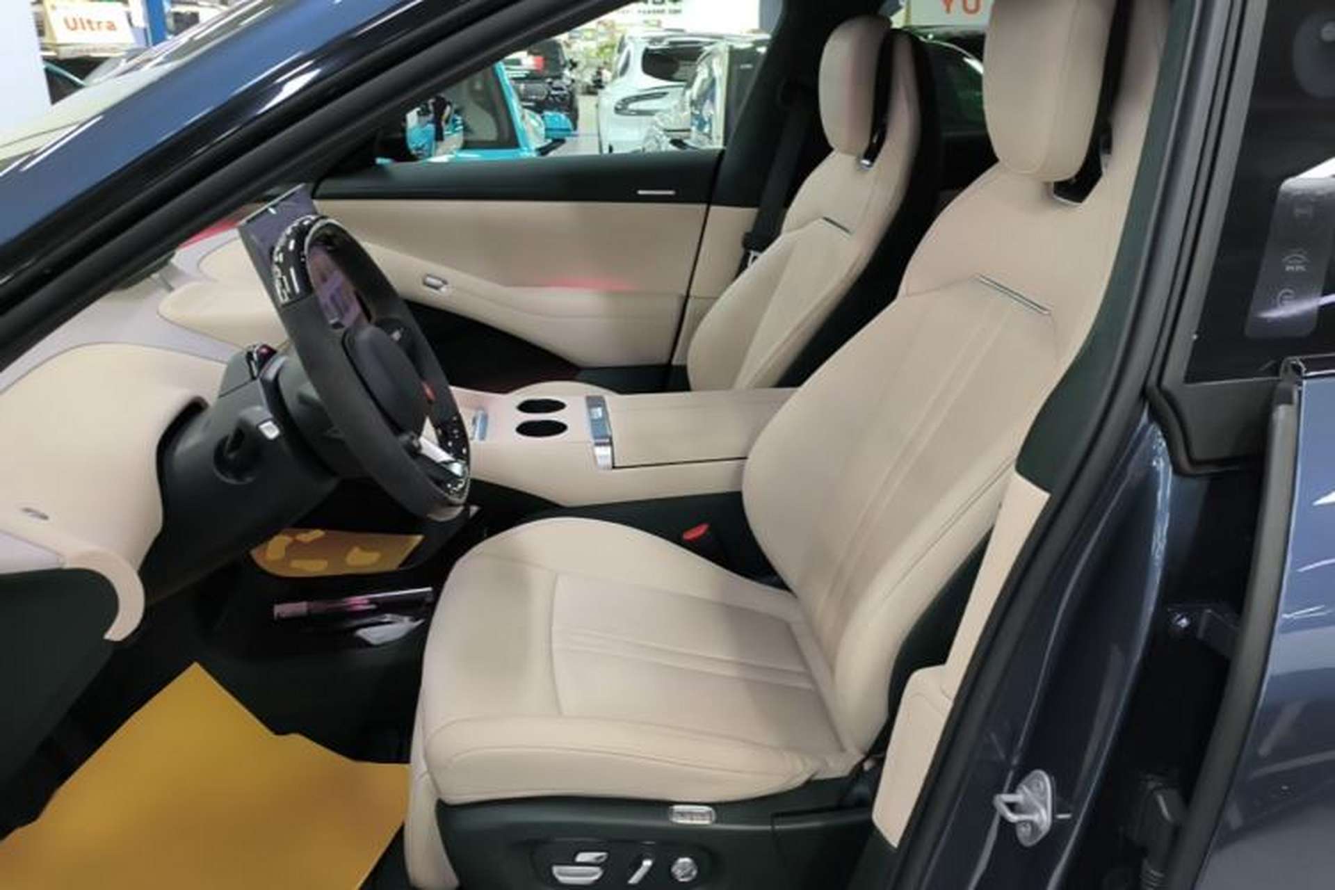 Used Xiaomi Auto YU7 2025 Ultra-Long Range High-Performance All-Wheel-Drive Max Edition Left Front Seat