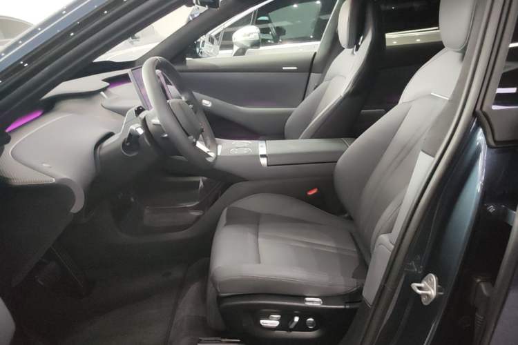 Used Xiaomi Auto YU7 2025 Ultra-Long Range High-Performance All-Wheel-Drive Max Edition Left Front Seat