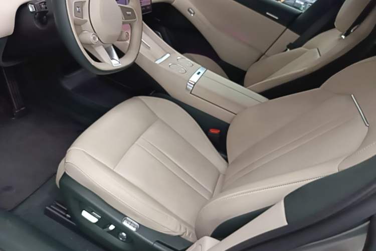 Used Xiaomi Auto YU7 2025 Ultra-Long Range High-Performance All-Wheel-Drive Max Edition Left Front Seat
