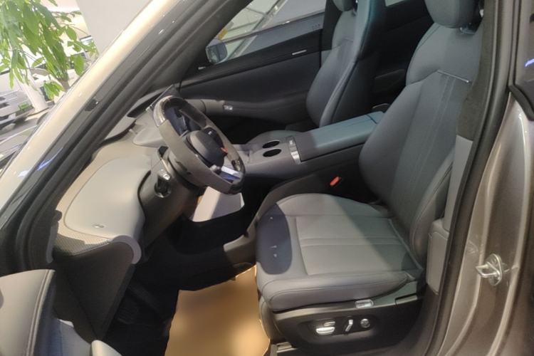 Used Xiaomi Auto YU7 2025 Ultra-Long Range High-Performance All-Wheel-Drive Max Edition Left Front Seat
