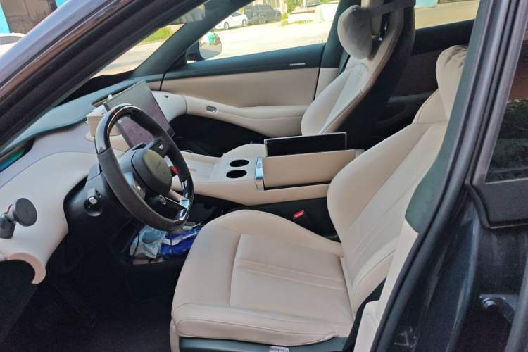 Used Xiaomi Auto YU7 2025 Ultra-Long Range High-Performance All-Wheel-Drive Max Edition Left Front Seat