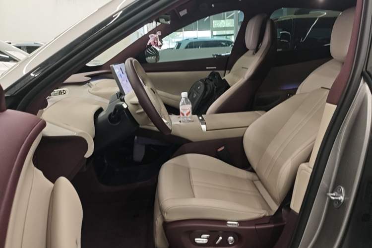 Used Xiaomi Auto YU7 2025 Ultra-Long Range High-Performance All-Wheel-Drive Max Edition Left Front Seat