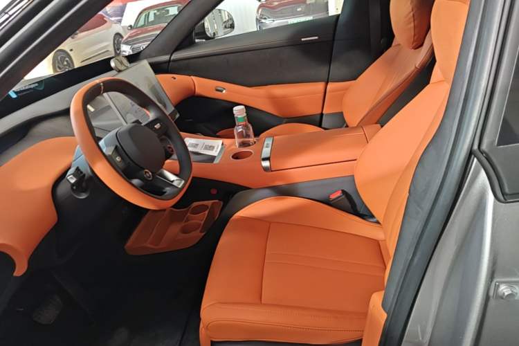 Used Xiaomi Auto YU7 2025 Ultra-Long Range High-Performance All-Wheel-Drive Max Edition Left Front Seat