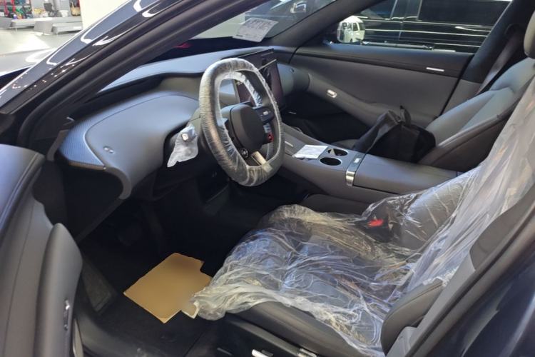 Used Xiaomi Auto YU7 2025 Ultra-Long Range High-Performance All-Wheel-Drive Max Edition Left Front Seat