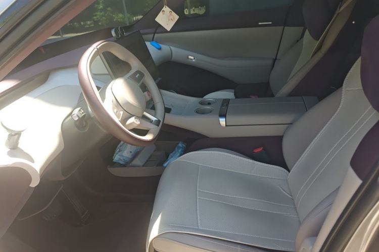 Used Xiaomi Auto YU7 2025 Ultra-Long Range Rear-Wheel Drive Version Left Front Seat