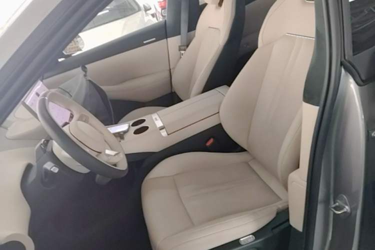 Used Xiaomi Auto YU7 2025 Ultra-Long Range High-Performance All-Wheel-Drive Max Edition Left Front Seat