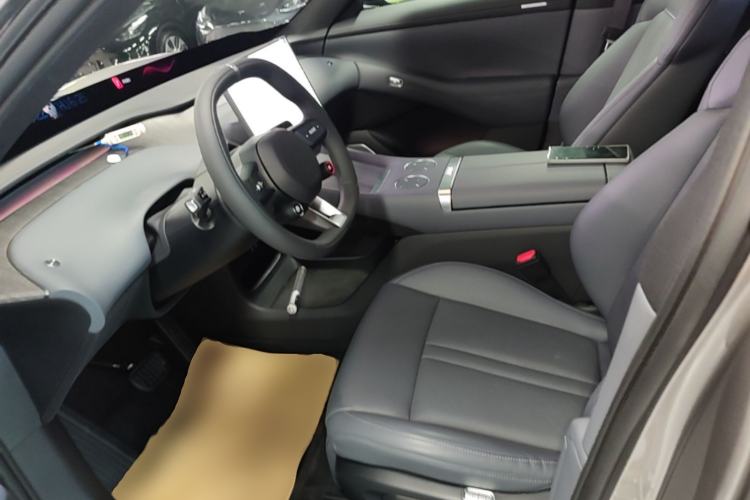 Used Xiaomi Auto YU7 2025 Ultra-Long Range Rear-Wheel Drive Version Left Front Seat