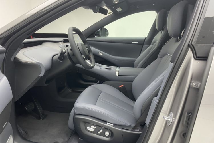 Used Xiaomi Auto YU7 2025 Ultra-Long Range Rear-Wheel Drive Version Left Front Seat