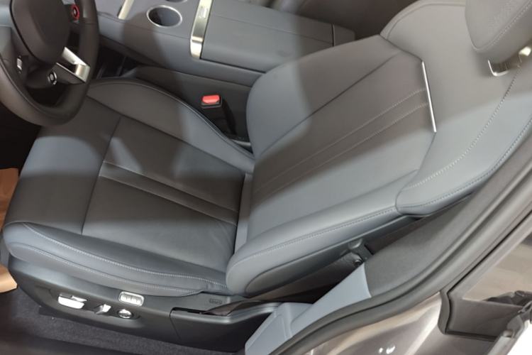 Used Xiaomi Auto YU7 2025 Ultra-Long Range Rear-Wheel Drive Version Left Front Seat