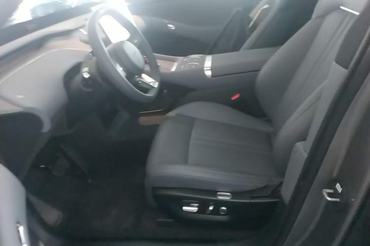 Used Xiaomi Auto YU7 2025 Ultra-Long Range Rear-Wheel Drive Version Left Front Seat