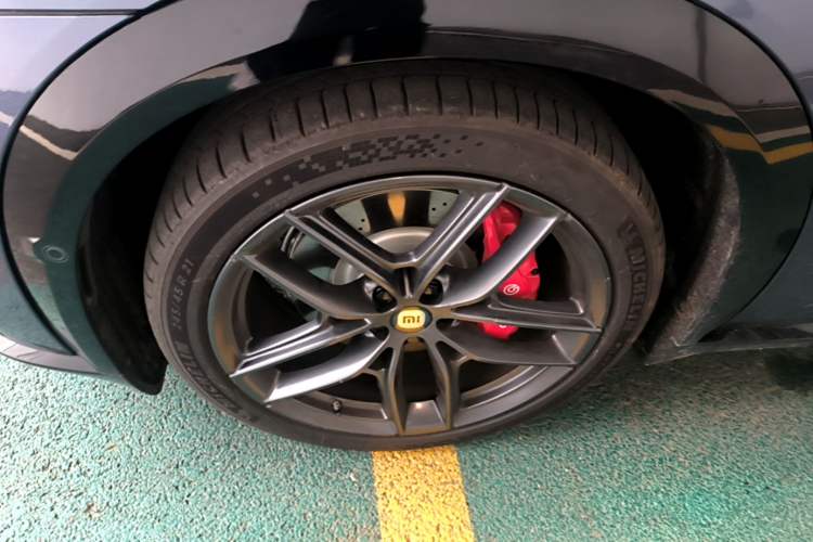 Used Xiaomi Auto YU7 2025 Ultra-Long Range High-Performance All-Wheel-Drive Max Edition Left Front Wheel Hub