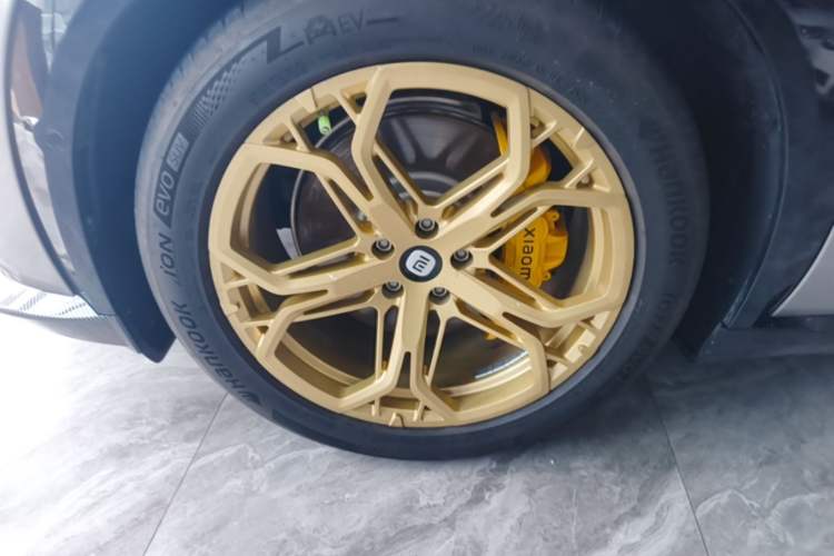 Used Xiaomi Auto YU7 2025 Ultra-Long Range All-Wheel Drive Pro Version Left Front Wheel Hub