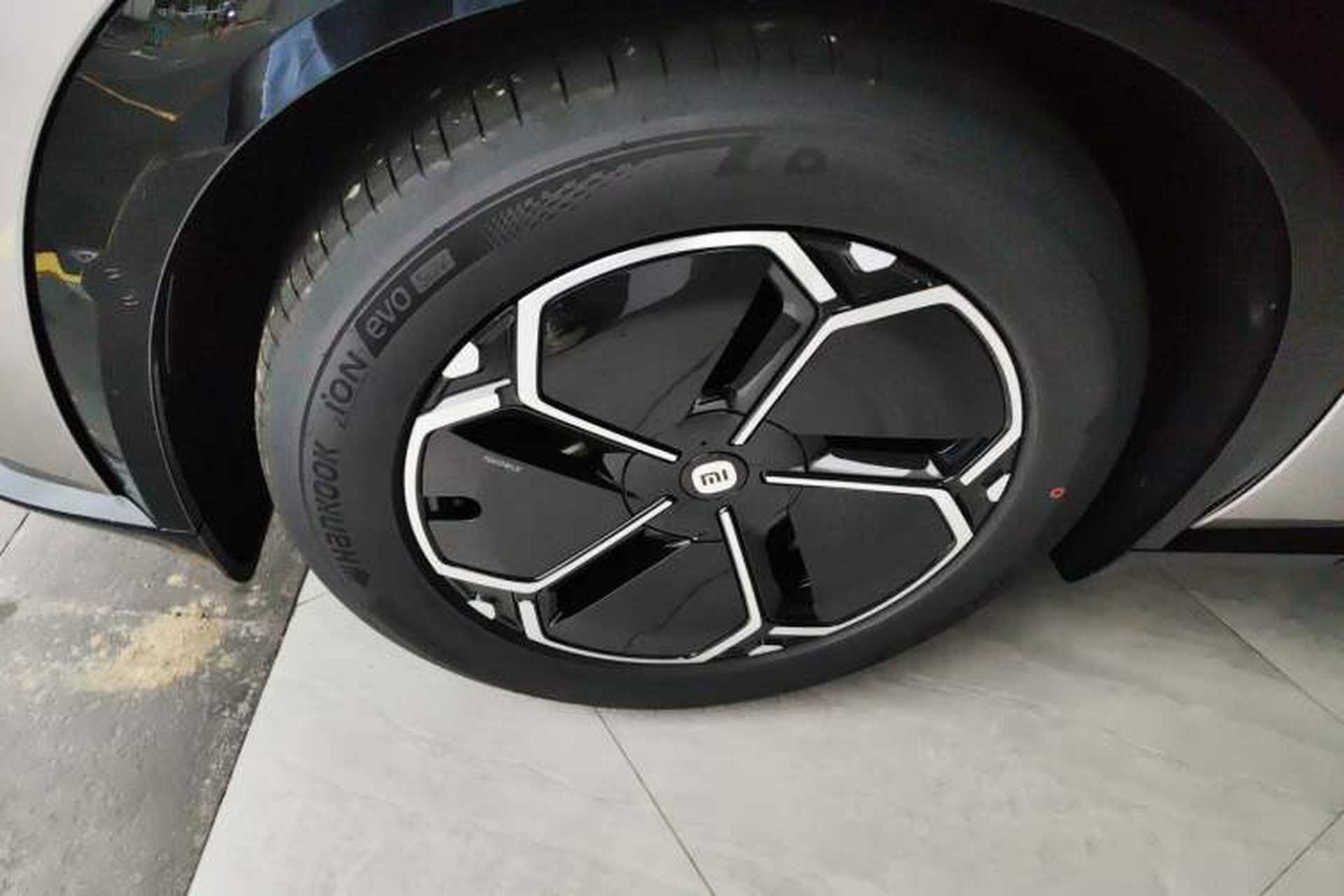 Used Xiaomi Auto YU7 2025 Ultra-Long Range All-Wheel Drive Pro Version Left Front Wheel Hub
