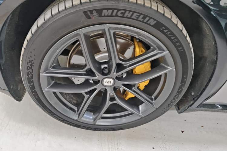 Used Xiaomi Auto YU7 2025 Ultra-Long Range High-Performance All-Wheel-Drive Max Edition Left Front Wheel Hub