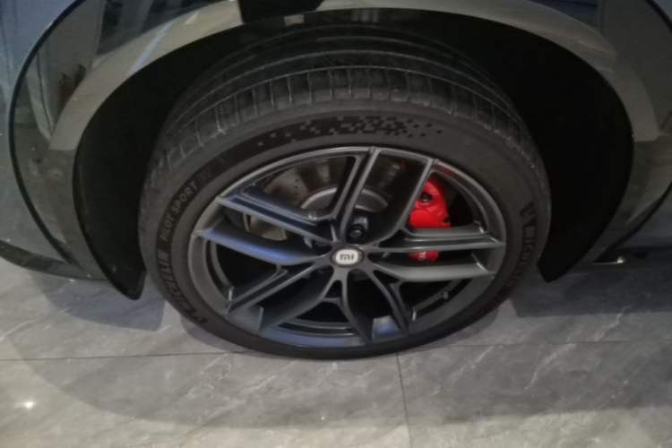 Used Xiaomi Auto YU7 2025 Ultra-Long Range High-Performance All-Wheel-Drive Max Edition Left Front Wheel Hub