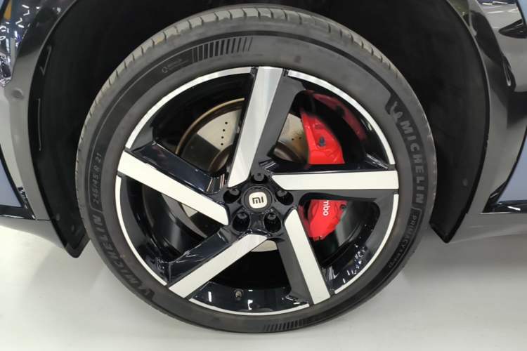 Used Xiaomi Auto YU7 2025 Ultra-Long Range High-Performance All-Wheel-Drive Max Edition Left Front Wheel Hub