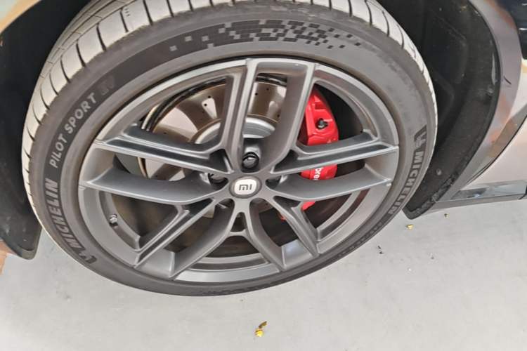 Used Xiaomi Auto YU7 2025 Ultra-Long Range High-Performance All-Wheel-Drive Max Edition Left Front Wheel Hub