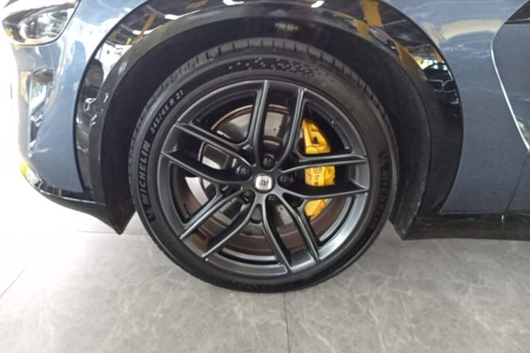 Used Xiaomi Auto YU7 2025 Ultra-Long Range High-Performance All-Wheel-Drive Max Edition Left Front Wheel Hub