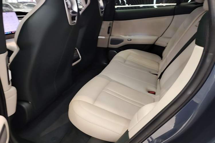 Used Xiaomi Auto YU7 2025 Ultra-Long Range High-Performance All-Wheel-Drive Max Edition Left Rear Seat