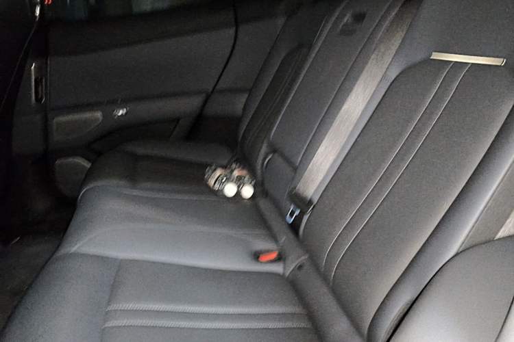 Used Xiaomi Auto YU7 2025 Ultra-Long Range Rear-Wheel Drive Version Left Rear Seat