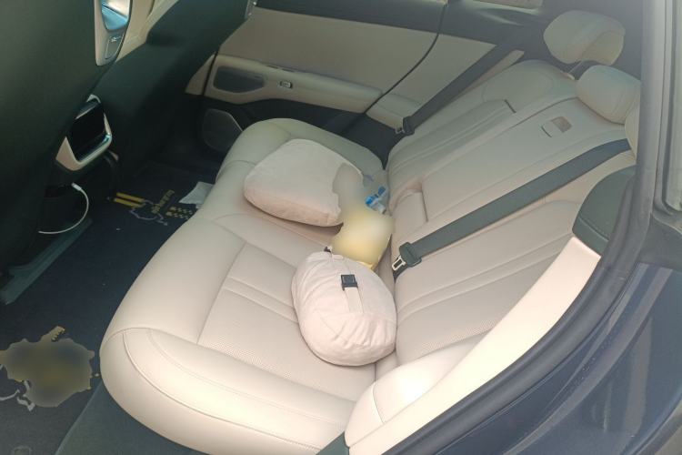 Used Xiaomi Auto YU7 2025 Ultra-Long Range High-Performance All-Wheel-Drive Max Edition Left Rear Seat