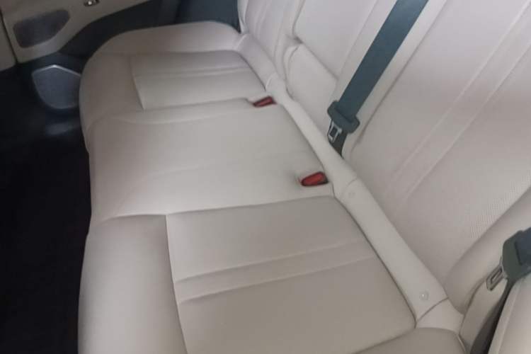 Used Xiaomi Auto YU7 2025 Ultra-Long Range All-Wheel Drive Pro Version Left Rear Seat