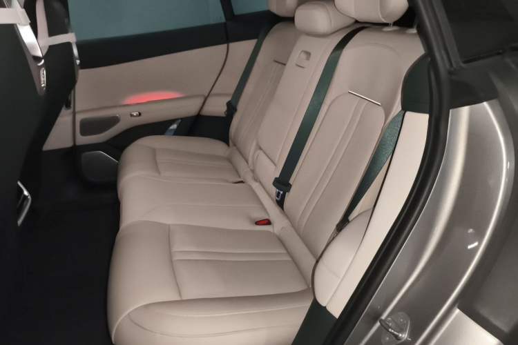 Used Xiaomi Auto YU7 2025 Ultra-Long Range High-Performance All-Wheel-Drive Max Edition Left Rear Seat