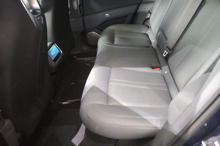 Used Xiaomi Auto YU7 2025 Ultra-Long Range Rear-Wheel Drive Version Left Rear Seat