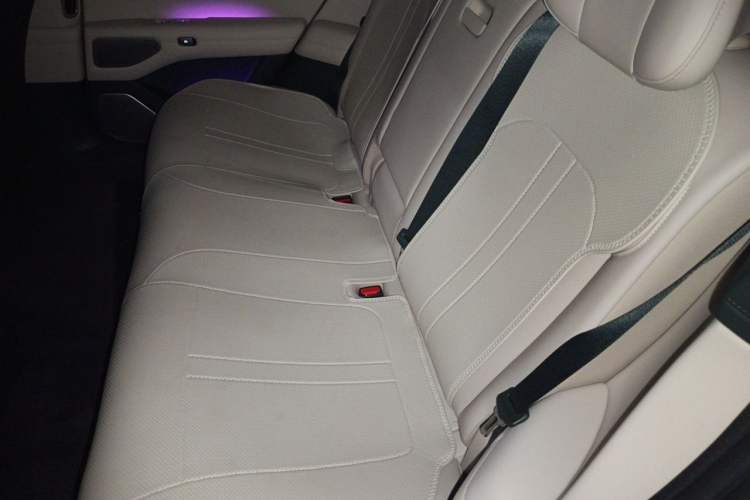 Used Xiaomi Auto YU7 2025 Ultra-Long Range All-Wheel Drive Pro Version Left Rear Seat