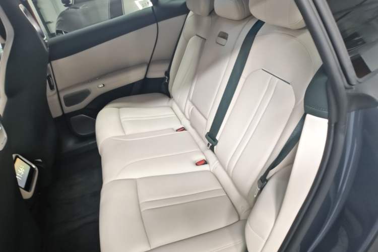 Used Xiaomi Auto YU7 2025 Ultra-Long Range High-Performance All-Wheel-Drive Max Edition Left Rear Seat