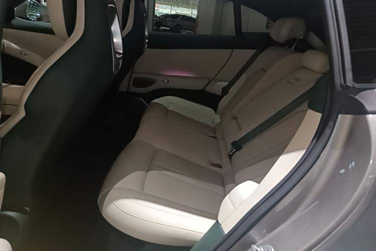 Used Xiaomi Auto YU7 2025 Ultra-Long Range High-Performance All-Wheel-Drive Max Edition Left Rear Seat