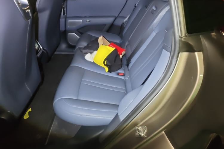 Used Xiaomi Auto YU7 2025 Ultra-Long Range High-Performance All-Wheel-Drive Max Edition Left Rear Seat